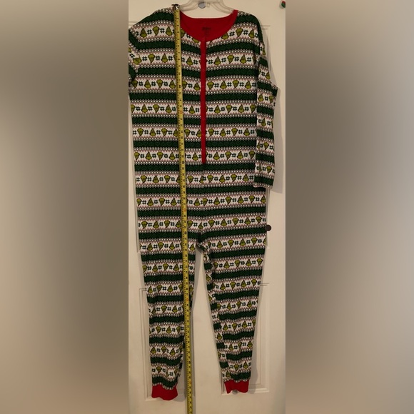 💚♥️💚Dr. Seuss’s The Grinch Christmas Onesie.. a very CUTE mean one💚♥️💚 - Picture 8 of 12